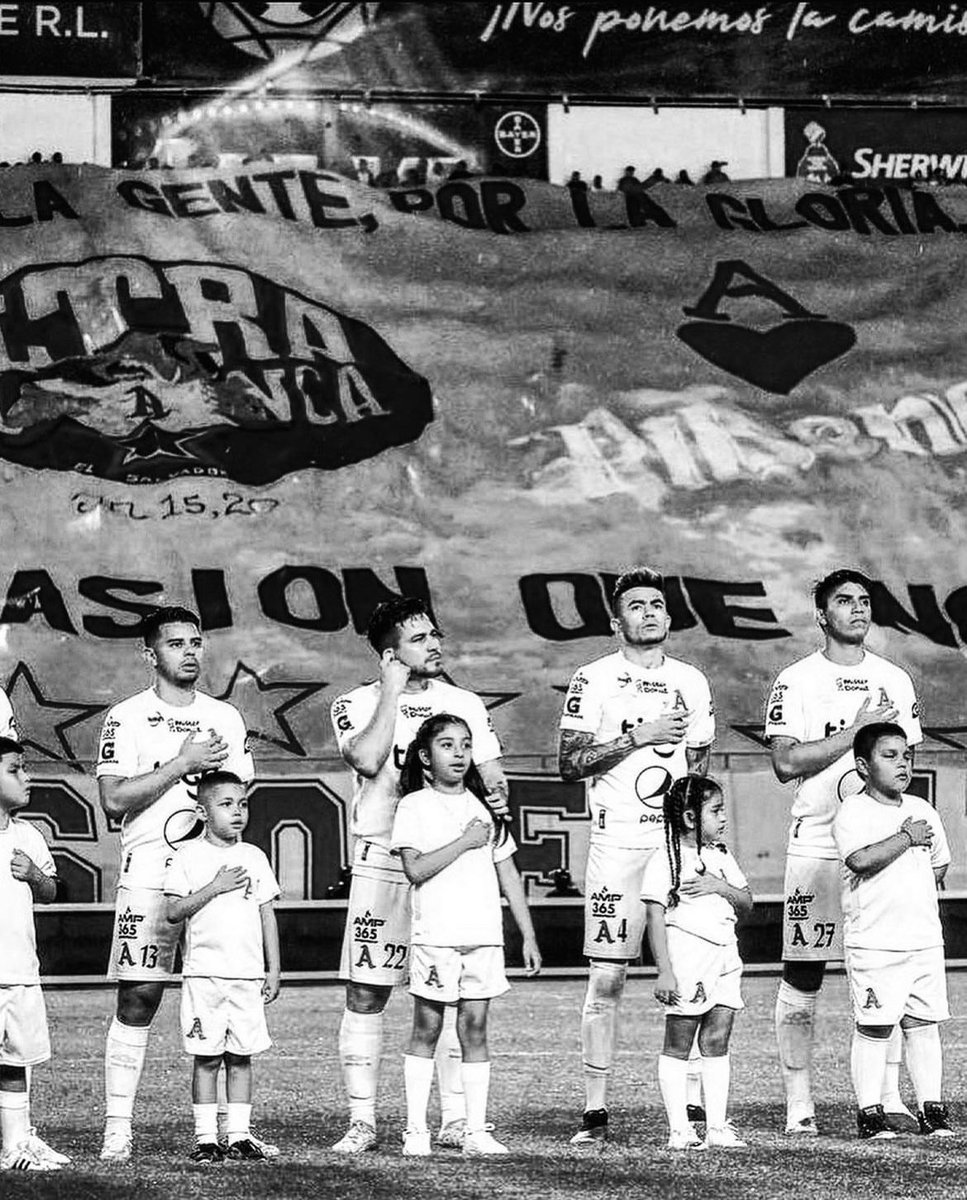 “MI ALIANCITA SIEMPRE SALE ADELANTE”
🕊️🫶🐘