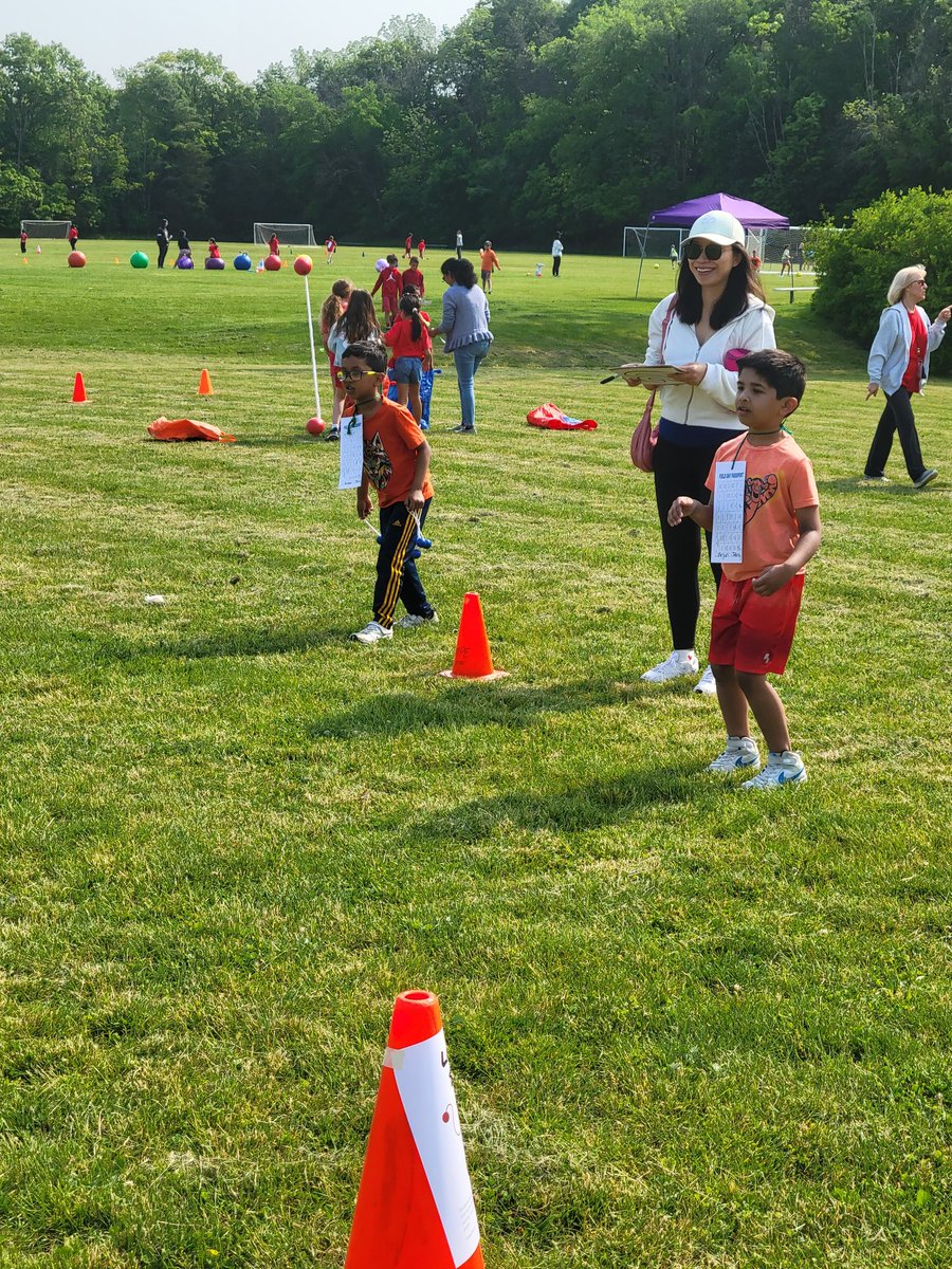 MrsPerry_MPE's tweet photo. 2022-2023 Field day #GoOrange #firstgrader #bestdayever https://t.co/G6YgcznlTl