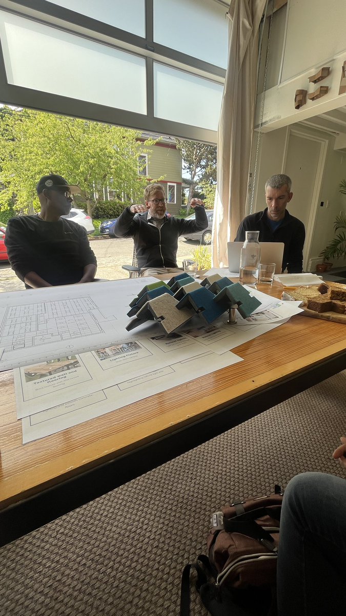 RBAC_Raphael's tweet photo. I had the pleasure of attending an exceptional meeting with FiveDot this morning to discuss RBAC Food Innovation Center.
#RBAC #Seattle #SouthSeattle #SetTheRecordStraightRB #SESeattle #RainierBeach #CommunityBuilding #Development #standforfoodjustice https://t.co/b1tOPg9INC