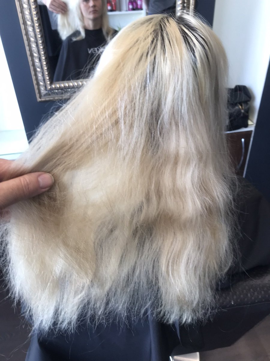 borgaginst's tweet photo. NO BLEACH REVERSE BALAYAGE…
We have to agree 💛 healthy blondes are the best blondes, & this colour & condition correction created by MATT using @redken Shades Eq & Acidic Balance Concentrate is just AMAZING 🤩
#mandmhair #nobleaching #reversebalayage https://t.co/9RlxR2Ew73