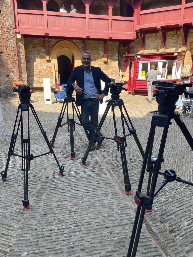 paulm_presenter's tweet image. Last of the valuation days filmed today for @AuctionShowdown at @lovecastellcoch . The sun shone and lots of fab people in a stunning venue. Auction to come.
The series continues on @channel5_tv at 4pm 😎😎
#valuationday #reasonstobegrateful