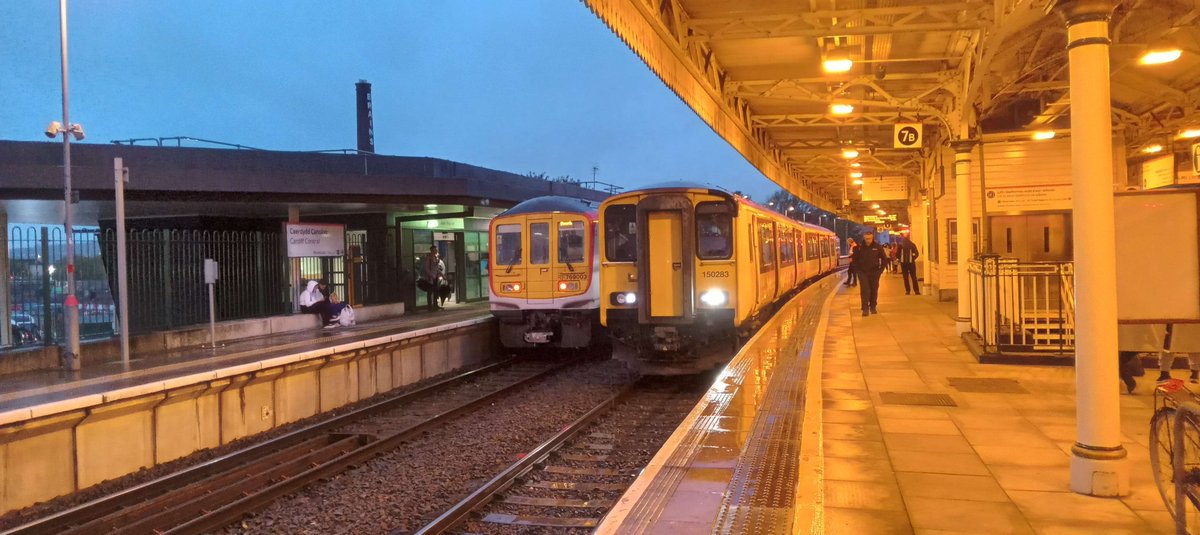 NotYOLOSmh's tweet image. A selection of pics from 2nd November last year

769003 and 150283 at Cardiff Central 
43027 at Patchway
43092 departing Patchway
150252 at Heath High Level

#Class769 #Class150 #Class43