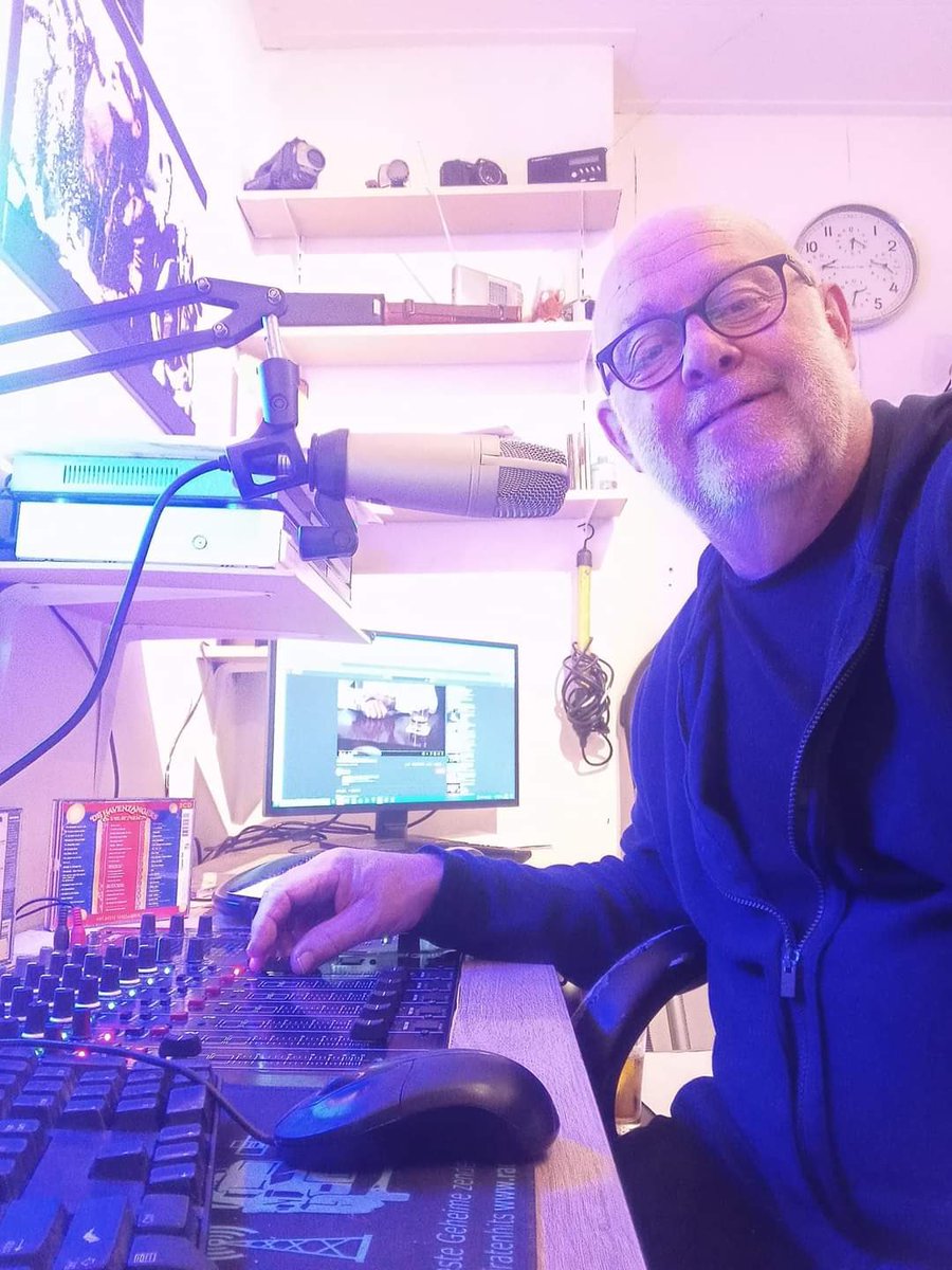 RadioReadymix's tweet photo. Luister deze woensdagavond tot 23.59 uur naar Henk de Ot FM, De Ot wenst jullie heel veel luisterplezier. https://t.co/uBgEiZldvo
Henk is de vaste dj op de zondagavond van 19.00 uur tot 23.00 uur.
Radio Readymix Piratenhits en Polka's
https://t.co/V5NNAYYUrg #piraten #piratenhits https://t.co/yI7WfmeBbA