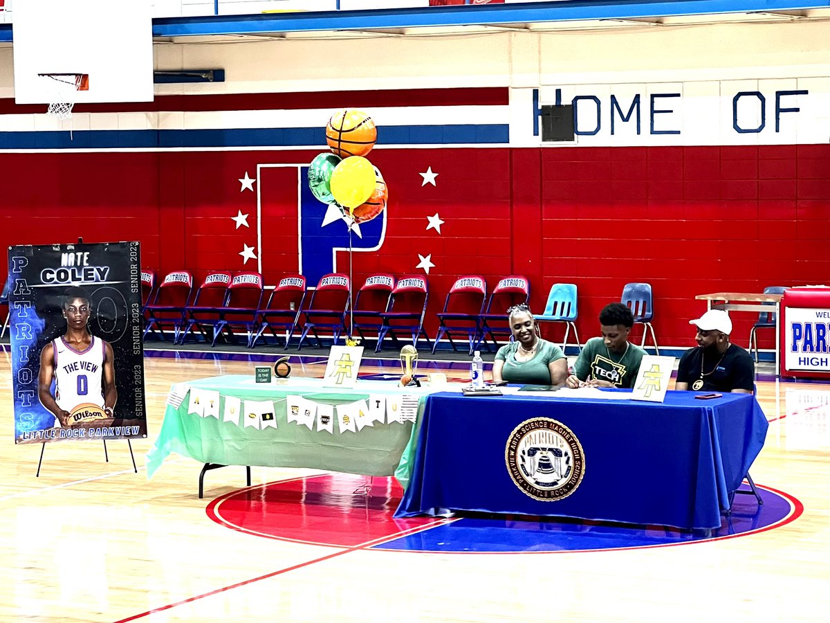 Little Rock Parkview Basketball (@theviewbball_) on Twitter photo ✍🏽SIGNING DAY!!!🏀 Congrats <a href="/nate0___/">Nate</a> on making it official with <a href="/ATUMBB/">Arkansas Tech Men’s Basketball</a>!!
<a href="/ADAndersonPV/">Coach Anderson</a> @p_parkviewlrsd <a href="/big73miller/">Kevin Miller</a> <a href="/CrunkdOutEnt/">C.O.E Films</a> <a href="/lrsd/">Little Rock School District</a> ✍🏽SIGNING DAY!!!🏀 Congrats <a href="/nate0___/">Nate</a> on making it official with <a href="/ATUMBB/">Arkansas Tech Men’s Basketball</a>!!
<a href="/ADAndersonPV/">Coach Anderson</a> @p_parkviewlrsd <a href="/big73miller/">Kevin Miller</a> <a href="/CrunkdOutEnt/">C.O.E Films</a> <a href="/lrsd/">Little Rock School District</a>