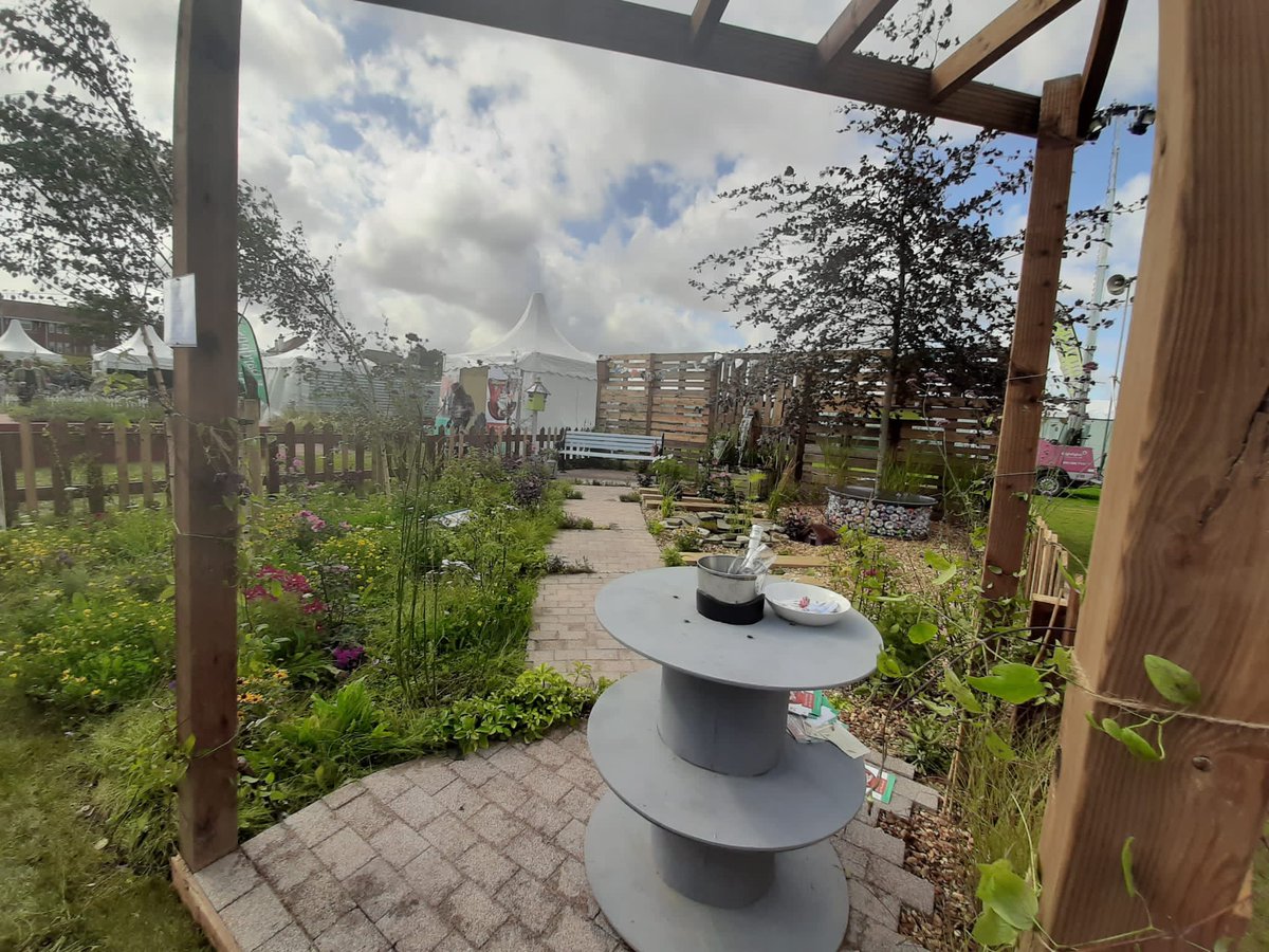 ClimateAlli's tweet photo. So good to catchup with #clairetaylor in the @WiganWarriorsCF #rugbymemories garden built reusing material from @WiganCouncil gold medal winning #thewastenotgarden @southportflower in 2019. So great its now serving the community and looking 👌 #legacy #community #therapeutichort https://t.co/Sp04BH8dYE