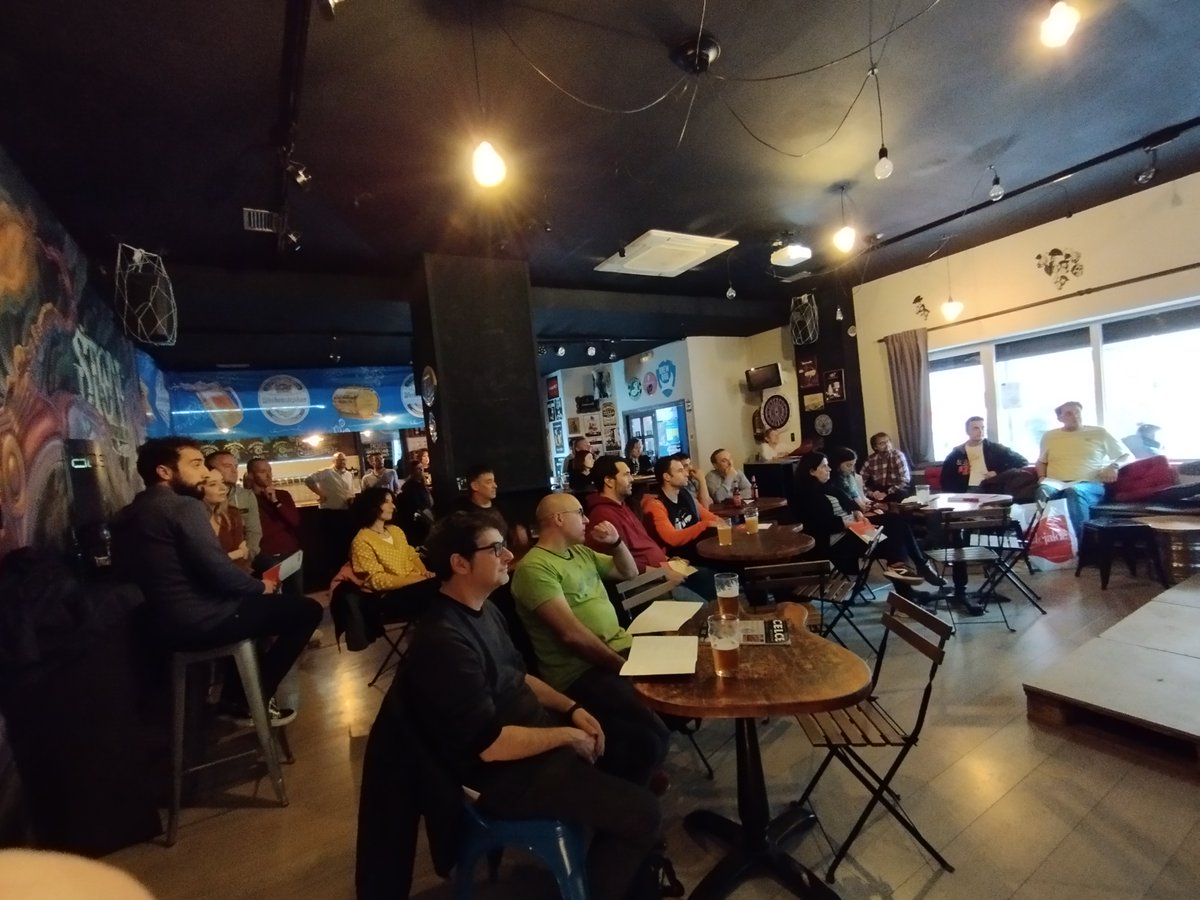 🎙️Eneeee Freddie Mercury agertu zaigu #PintofScience #Gasteiz -en, "Free" elikagaiei buruz hitz egiten #Pint23Vit #Pint23es <a href="/pintofscienceES/">Pint of Science ES</a>