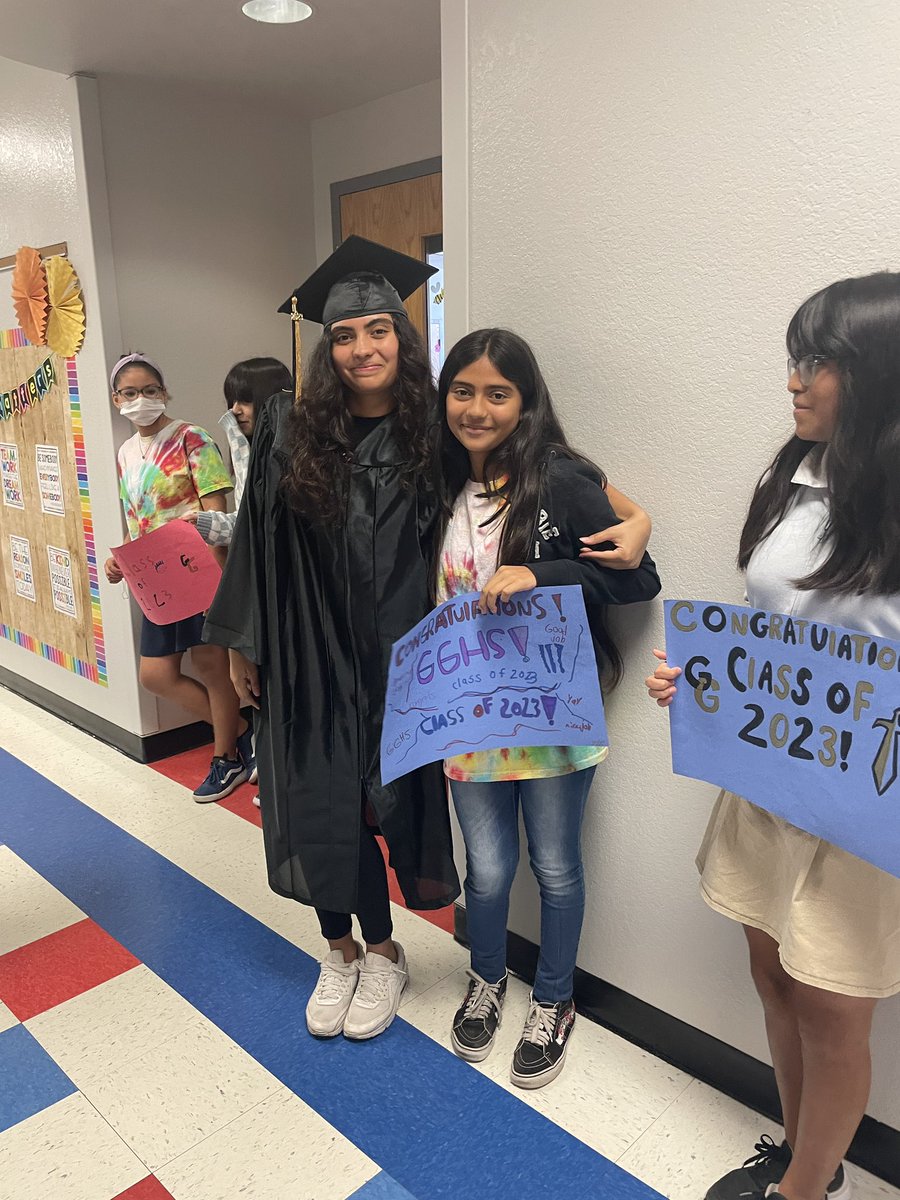 A sweet sister pic from the <a href="/GGHS_Titans/">Golden Gate HS</a> grad 🎓 walk today <a href="/MDE_Stars/">MDE_Stars</a> 💓
