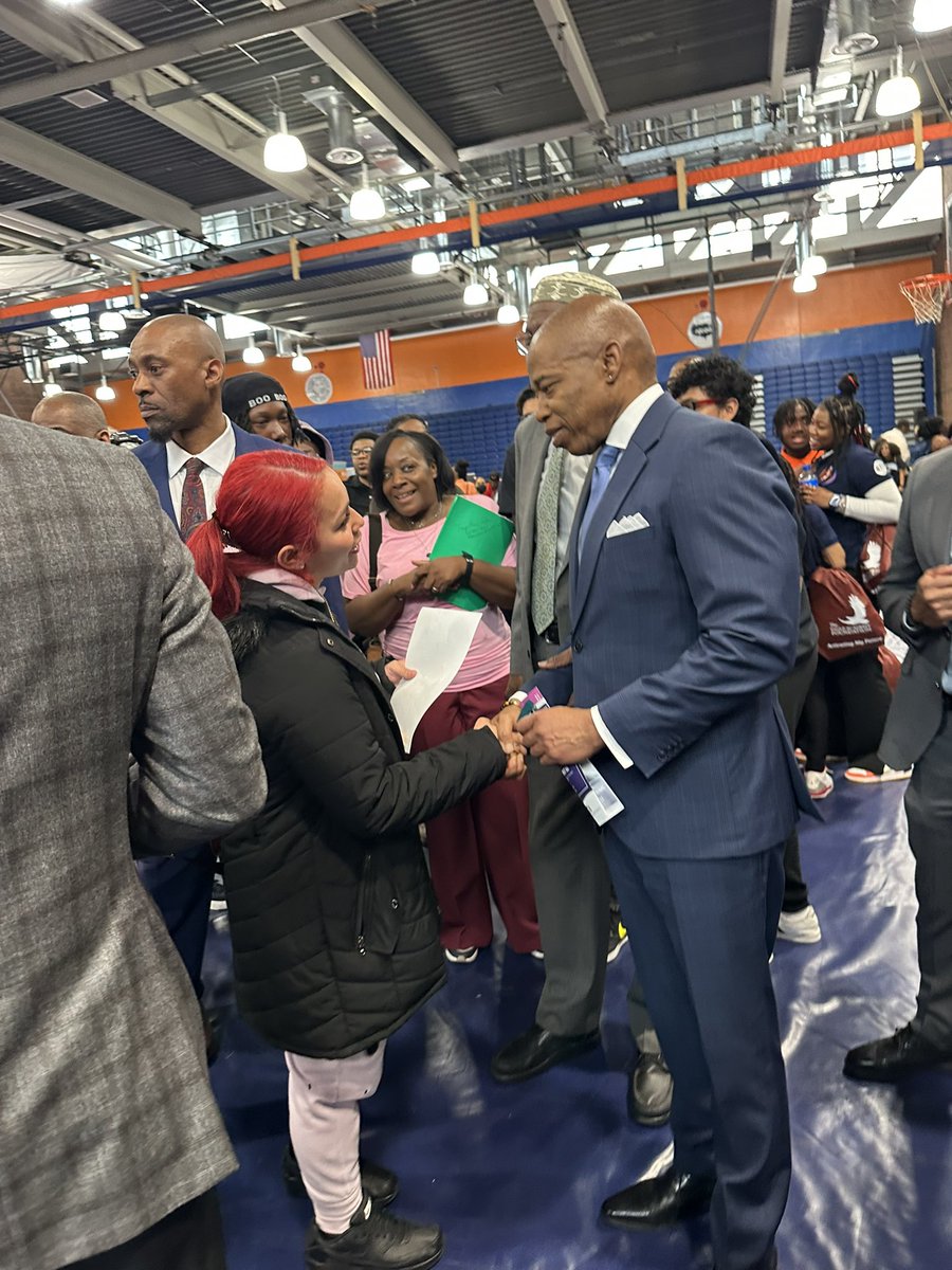 Transfer School Kids Can...! <a href="/ResearchHigh/">Research and Service High School</a> <a href="/NYCMayor/">Mayor Zohran Kwame Mamdani</a> <a href="/DOEChancellor/">Chancellor Kamar Samuels</a> Andrea pitching her "Granny and Me" program!!!!!! Thank you Project Pivot and Inspiring Minds <a href="/KatrenaPerou/">Katrena Perou</a>