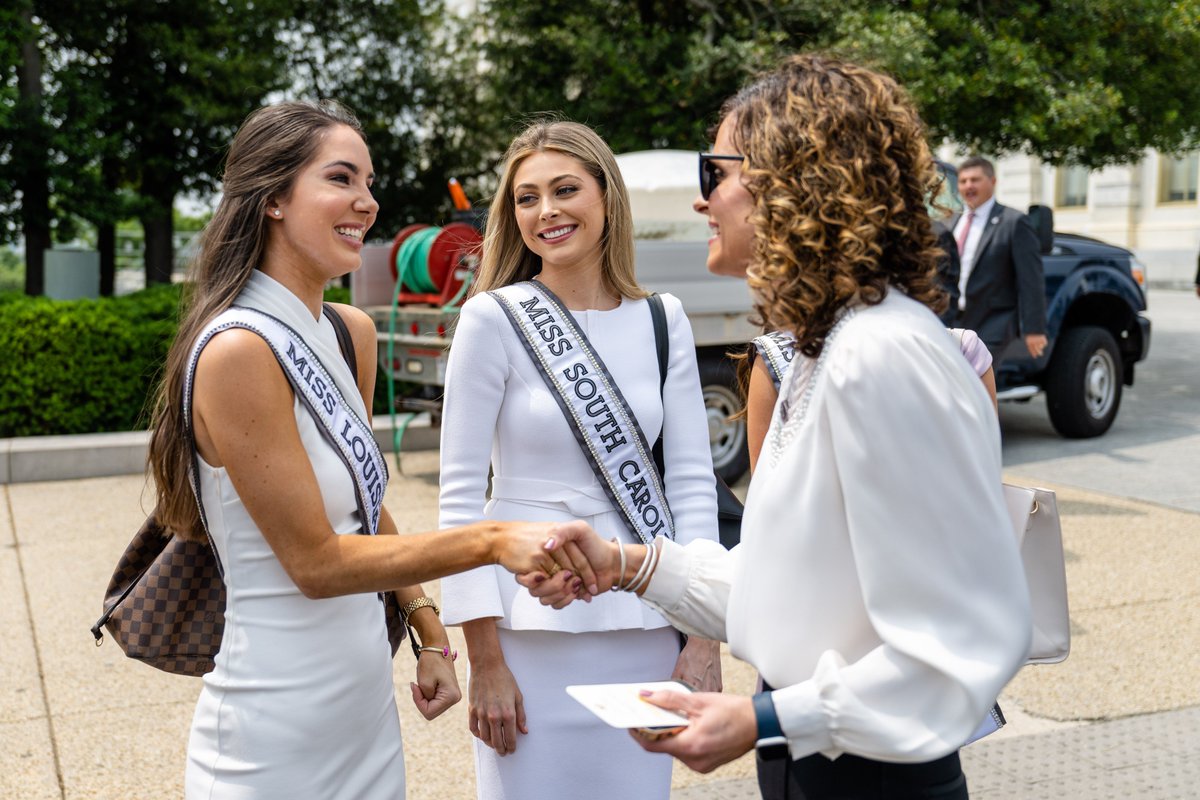 RepJuliaLetlow's tweet photo. Enjoyed spending the afternoon with a few incredible women of @MissUSA on Capitol Hill. Their charitable impacts, intelligence, and leadership skills are inspiring for women all across our country! https://t.co/nFpQdd4LWr