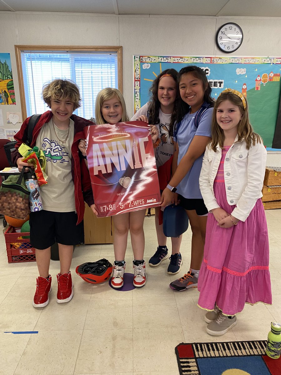 Come join the fun! Order your Annie tickets today: myschoolbucks.com/ver2/stores/ch…