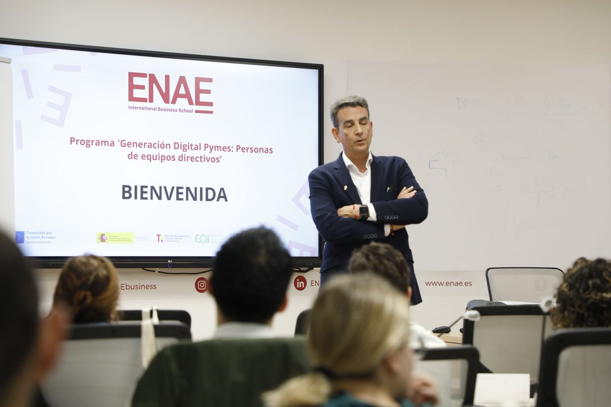 TranviasyTrenes's tweet photo. Y #GeneracionDigital ya es una realidad en Murcia gracias a @ENAEbusiness. Inicia el primer grupo cargado de ilusión. Por delante, vendrán varias convocatorias más. Si eres directivo de PYME en  Región de Murcia: Inscribete ya! Es un proyecto #NextGenerationEU impulsado por @eoi. https://t.co/EGhH1rmVId