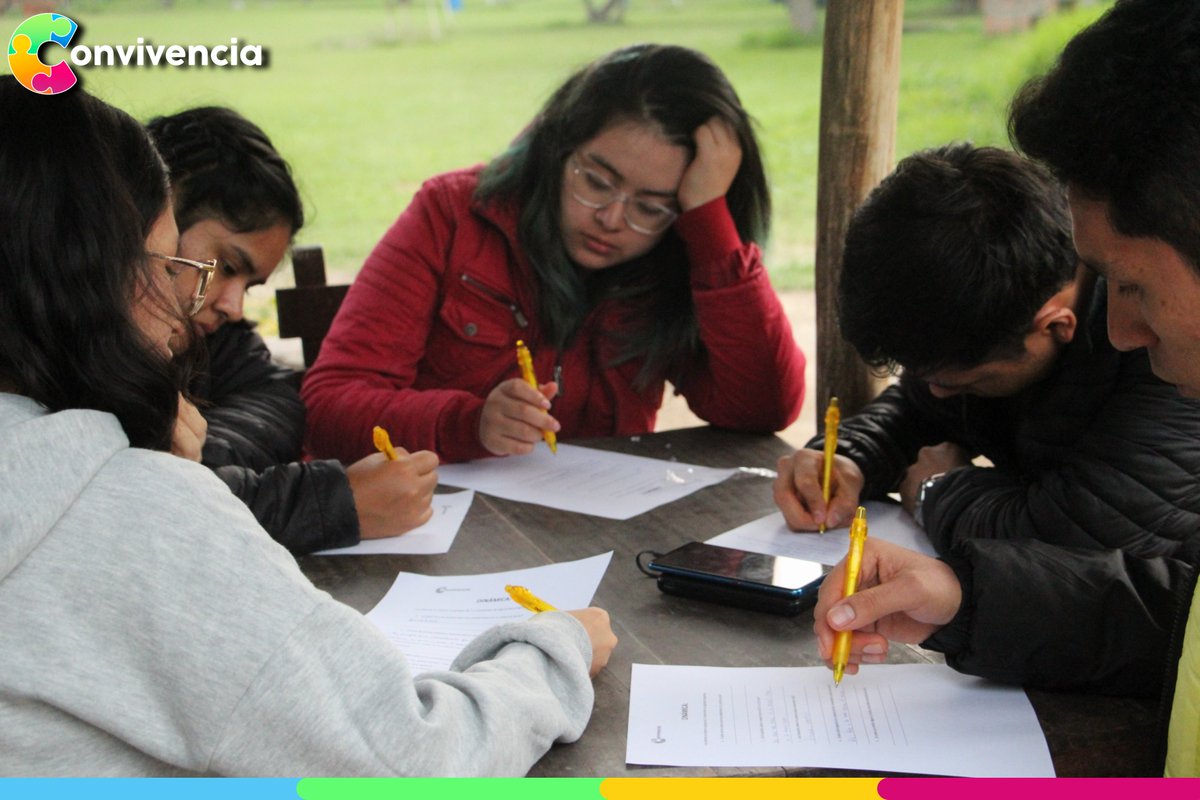 aeceformacion's tweet photo. 📷Como cierre de la etapa de capacitación, este fin de semana realizamos nuestro primer #campamento de #voluntariosporlapazescolar del #ProgramaConvivencia en el que nuestro equipo pudo confraternizar e integrarse mejor para encarar la importante labor que inician en las escuelas https://t.co/2uUJ0oBIcp