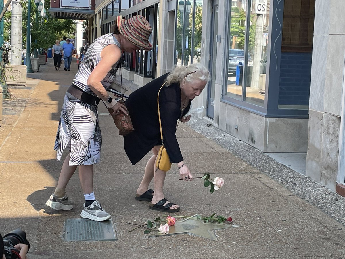 ElizB93's tweet photo. “We lost a badass.” Two St. Louis residents who were fans of Tina Turner lay roses on her St. Louis Walk of Fame star Wednesday afternoon @SpectrumNewsSTL https://t.co/PTvIPotwV0