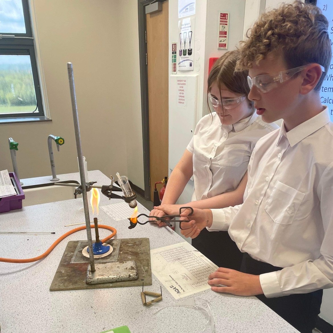 🧪 There was some amazing practical work taking place in year 7 science lessons this week. We love to see our budding scientists at work! 🧪

#proud #wearefreebrough
