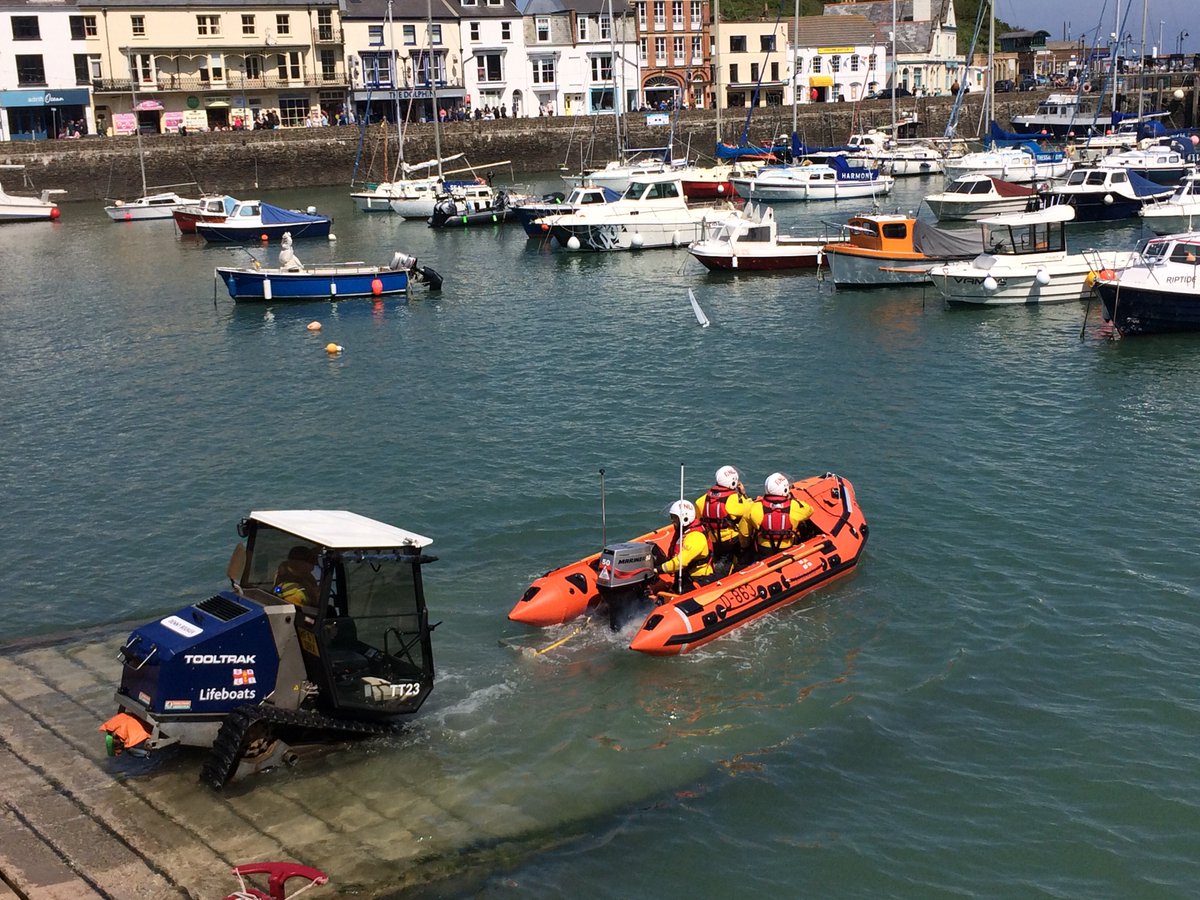 Our volunteer crew has responded to two shouts today both times launching the inshore lifeboat. The first, at 11:51 this morning was to locate the tracking beacon from the boat that sank on Monday. Unfortunately, despite an extensive search, it could not be found.