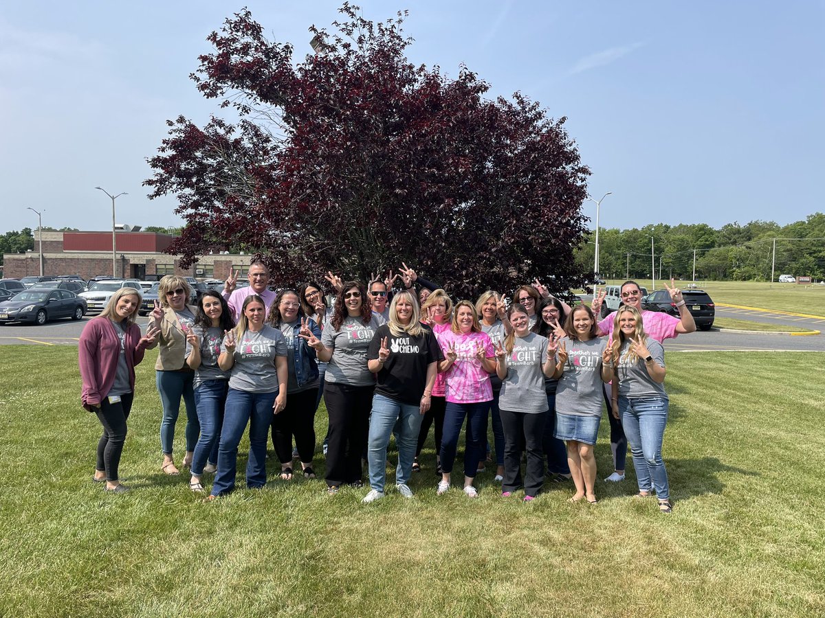 MissDobzanski's tweet photo. We celebrated my mom’s last chemo treatment on Monday! Then her school district celebrated her today. She continues to fight her own battle while also working to make the schools a better place for the staff and kids. She is amazing and so is her support team at @franklintwpsch https://t.co/VPzl2uHA0M