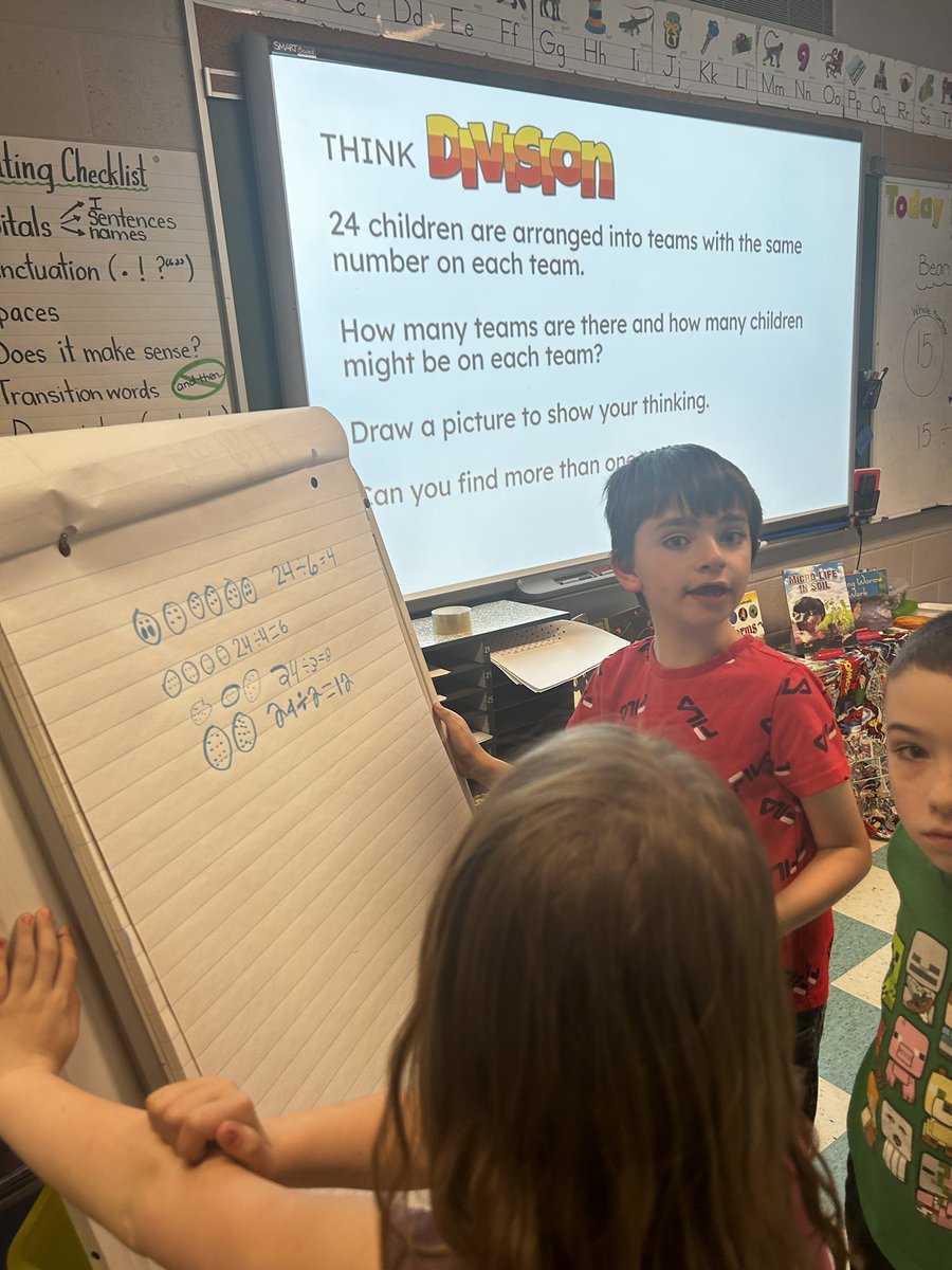 MeghanJoudrey's tweet image. #verticalspaces for the win!! Students in 3J @BerwickSchool are exploring division through #problemsolving and applying their math understanding! @AVRCE_NS Number Sense is fun!