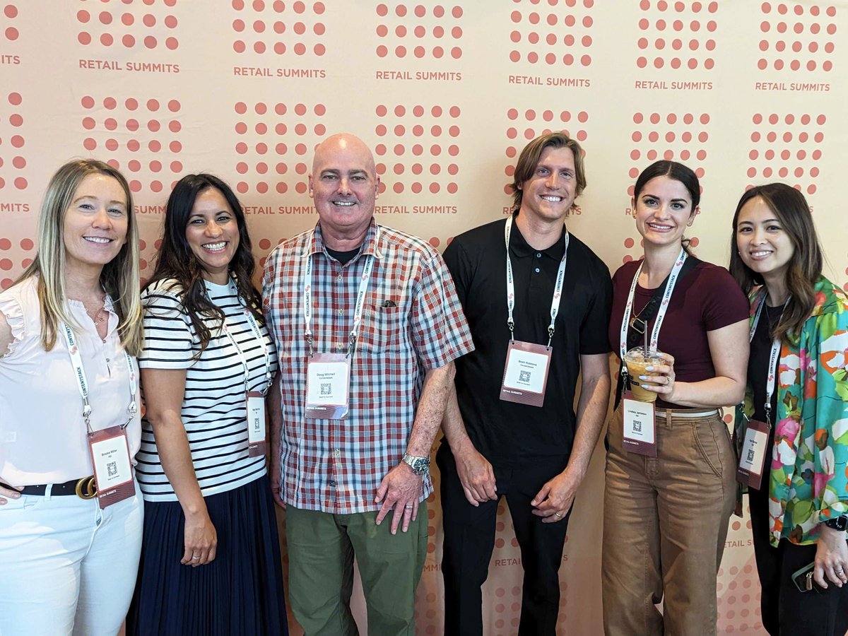 Contentstack's tweet image. On today&apos;s episode of &quot;Where in the World is the Contentstack Team,&quot; our West Coast crew ventured to the Seattle #eCommerce Summit with @RetailSummits. 🌎  

A big thank you to our customers and partners for making valuable connections!

#GoComposable #LifeAtContentstack