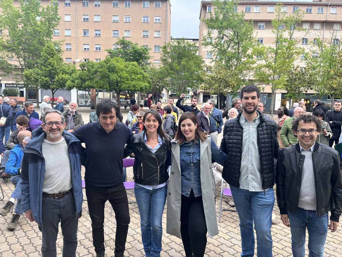 ContigoBaraZkin's tweet photo. Muy ilusionante el acto público que hemos celebrado esta tarde en la plaza del Ayuntamiento de #Barañáin. Muchas gracias a todas las que nos habéis acompañado. Hemos salido nuevamente a la calle con nuestras propuestas y sobre todo hemos cargado pilas para lo que queda de campaña https://t.co/IpcU1aS0iA