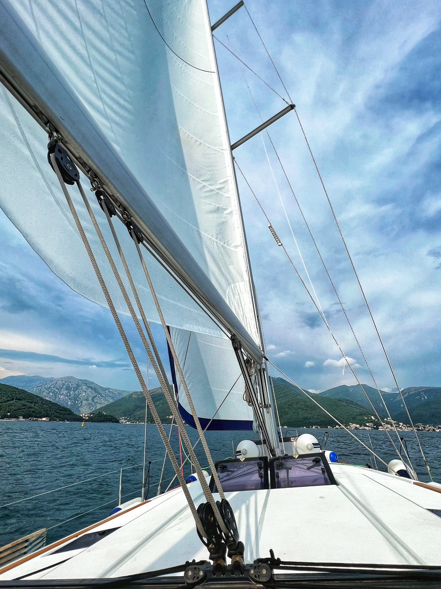 Gosia_Gorczyca's tweet photo. Pod żaglami… ⛵️#SunOdyssey #RockPoint #Montenegro #Czarnogóra #holiday #sailing https://t.co/InPpFDhJw5