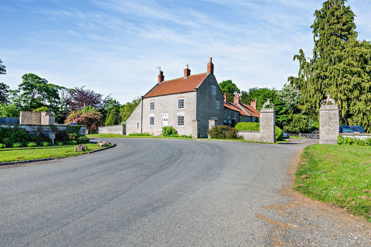 OFSRural's tweet photo. Delighted to be instructed to market Norcliffe House at #Langton near Malton in my home patch of #Ryedale. 👇The property has been within the same family ownership for over 200 years! https://t.co/2YQTu2uYUB https://t.co/TDWQDF8eri