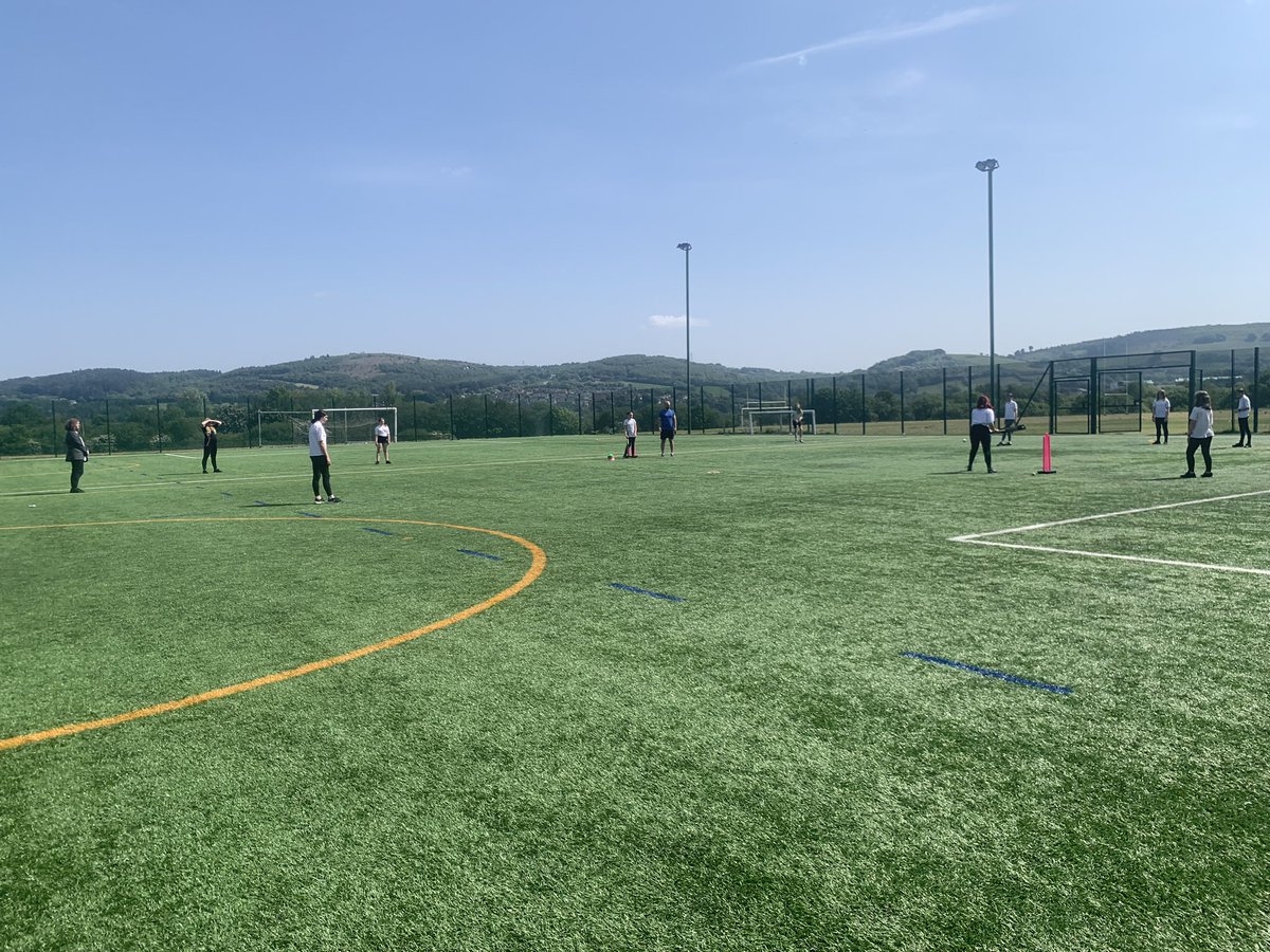 Another great cricket session tonight! Thank you <a href="/MrSMatthews96/">Mr S Matthews</a>  from Miss Nicholas + The Girls 😊