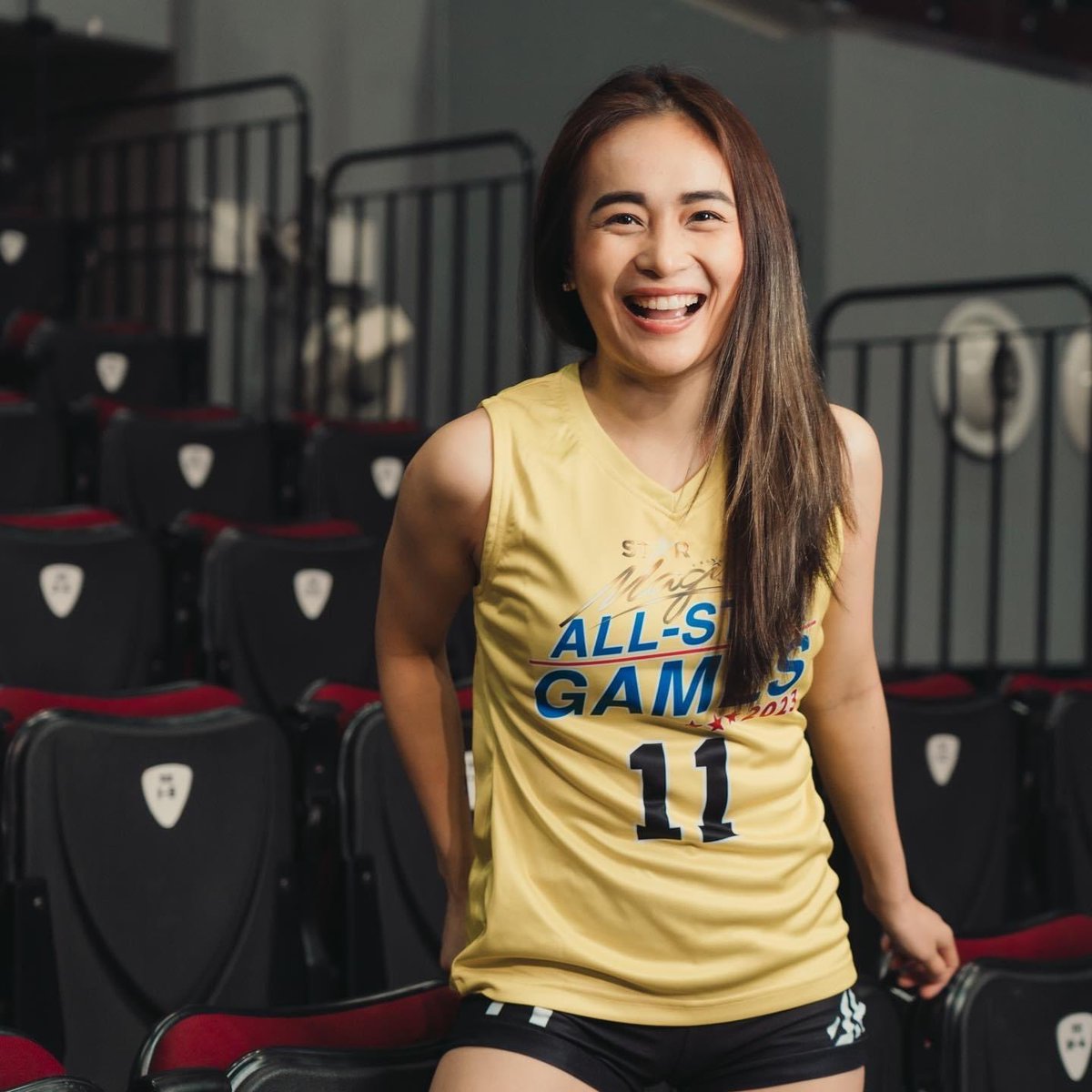 lowkeyfan06's tweet photo. It's good to be back hehe. Yo girl just finished her last year as a highschool student and will graduate as a salutatorian next week. Hindi nawala, nag aral lang ng malala HAHAHAHAH
#NewProfilePic https://t.co/R1ed4y181N