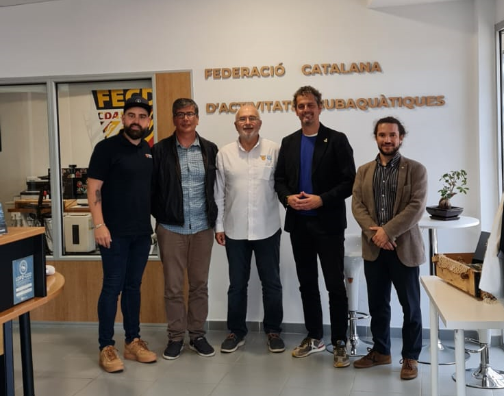 TROBADES | 👥 Reunió amb les Federacions Catalanes d'Activitats Subaquàtiques, Salvament i Surf 

🤝 <a href="/AleixVillatoro/">Aleix Villatoro</a> aborda amb les entitats els escenaris per treballar sinergies i projectes multiplicadors pels respectius esports

<a href="/salvamentCat/">Salvament.cat</a> <a href="/fsurfcat/">Federació Catalana de Surf</a>
<a href="/FECDAStwit/">Federació Catalana d′Activitats Subaquàtiques</a> #esportcat