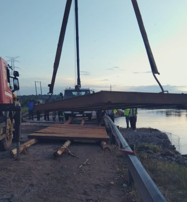 #KatongaUpdates Our team on site has set up a temporary pedestrian crossing at Katonga ensuring safe passage for pilgrims. The provision is to ONLY pilgrims, i.e heading from Masaka direction to Kampala & will be available on their return journey after Martyrs Day. #UNRAworks