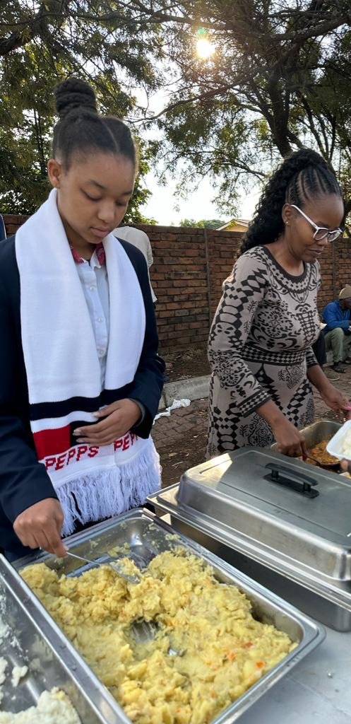 She asks her mother to drop her every Wednesday to assist, she just want to serve 🥰 #SoupKitchen #GodsMinistry