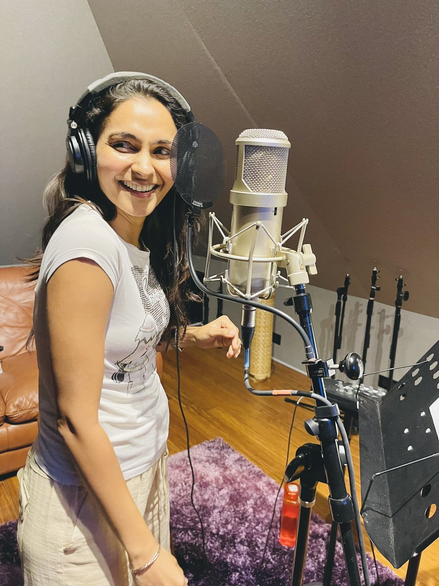AshwinVinayagam's tweet photo. Look who we had at @ShimmrStudios for a new song of mine - The one and only @andrea_jeremiah ✨

Brilliant session. Never a dull moment 🙌🏻 https://t.co/TuEG4EZ5DH
