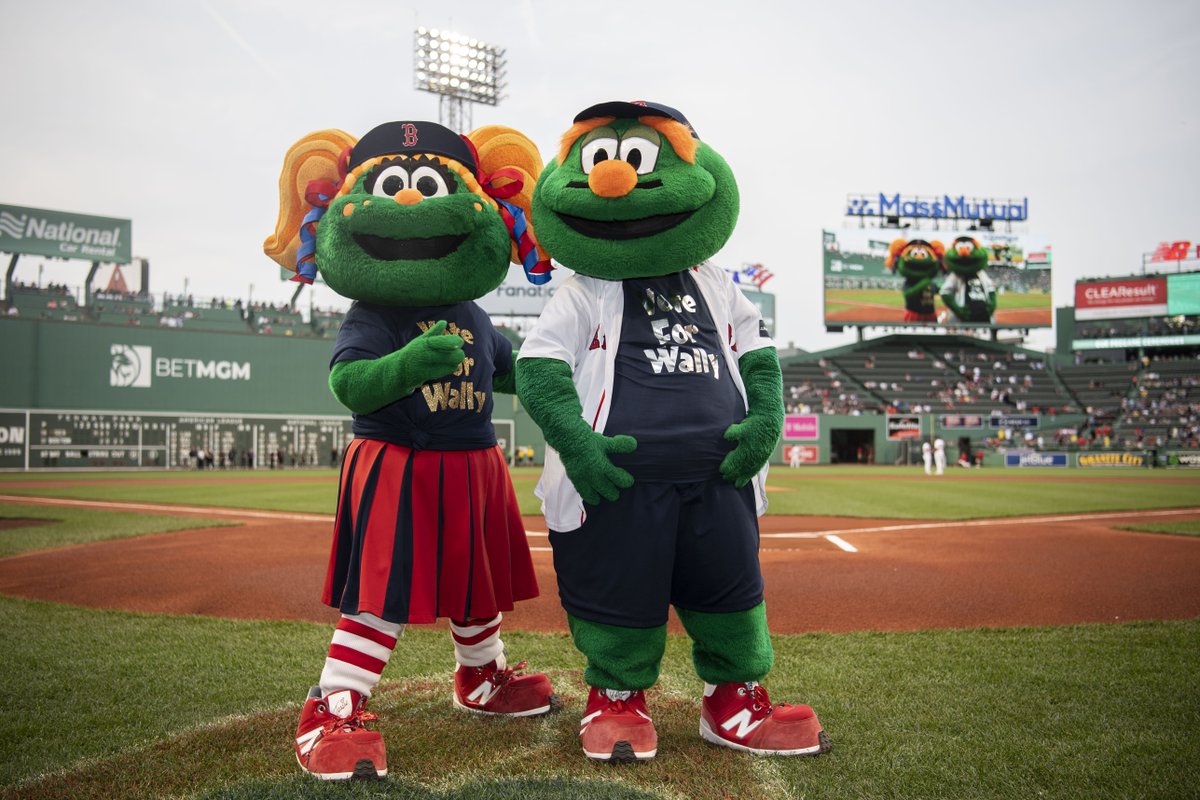 Just here to be sister of the year & tell you that @Wally97 is on the ballot for the @MascotHall! Now it's our job to vote for him! mascothalloffame.com/the-vote-2023/