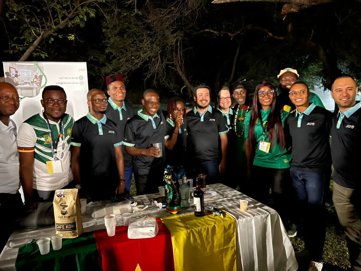 BouNghom's tweet photo. #NationNight #2023jciamec, un peu de #Branding237
- Mettre en exergue le #MadeInCameroon avec le @cafe_kom, #uccao du vin de chez ns @rhum_sanaga rhum à base de café et de citronnelle.
Du chocolat 🍫 #NyaMboa et @ChococamFMCG #Mambo
- Maillots des Lions 🦁
@AgePeet @Jean_PierreM https://t.co/MnozqxGoW7