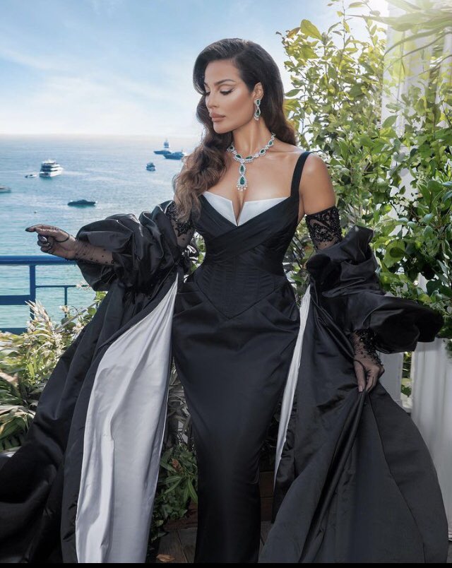 Le Glamour ❤️
@nadinenjeim 

#مهرجان_كان_السينمائي_الدولي
#Cannes2023 
#NadineNassibNjeim 
#نادين_نسيب_نجيم 
#festivaledecannes
#cannesfilmfestival
#نادين_نجيم_مهرجان_كان
#CannesFestival2023 #CannesFilmFestival2023