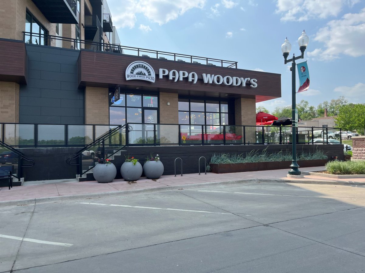 keloland's tweet photo. 🍕A Sioux Falls native has partnered with Papa Woody’s Wood Fired Pizza to offer an allergy information menu. https://t.co/4Lc64b2a0D\ https://t.co/F7Vq9GkpX0