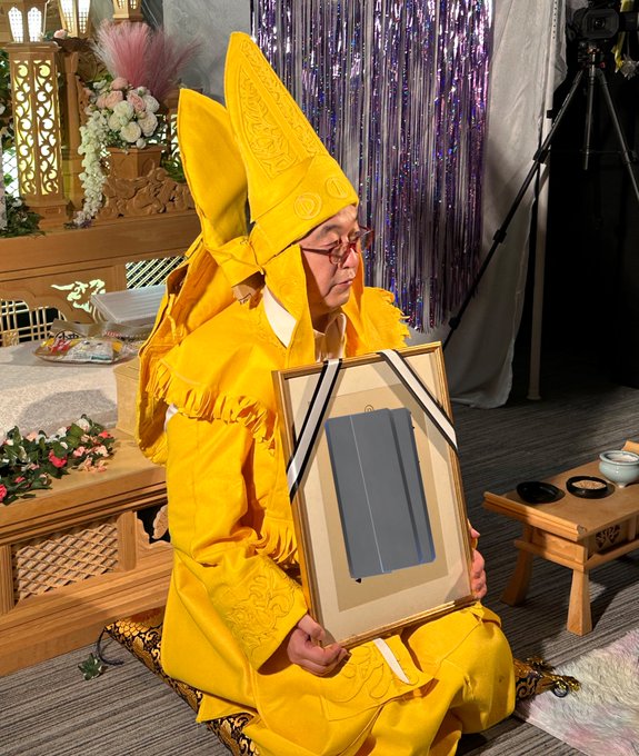 ジ・Oのコスプレをする藤倉さん