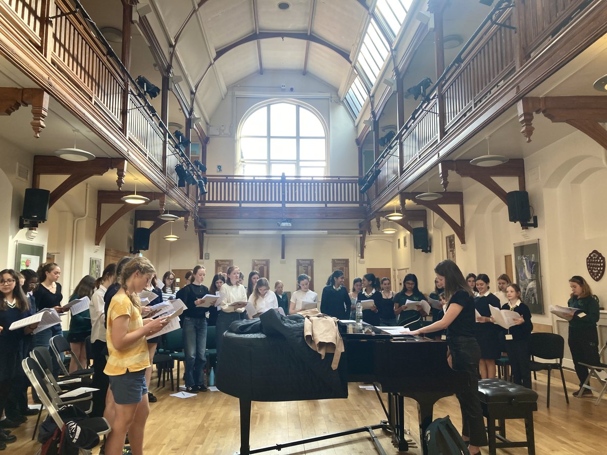 yesterday was a brilliant start in preparations for the Blues and Roots Concert, with a fantastic masterclass from <a href="/taramintonmusic/">Tara Minton</a>. We're already looking forward to the second one on 20th June! #jazz #Acappella <a href="/WimbledonHigh/">Wimbledon High</a> <a href="/Head_WHS/">Fionnuala Kennedy</a>