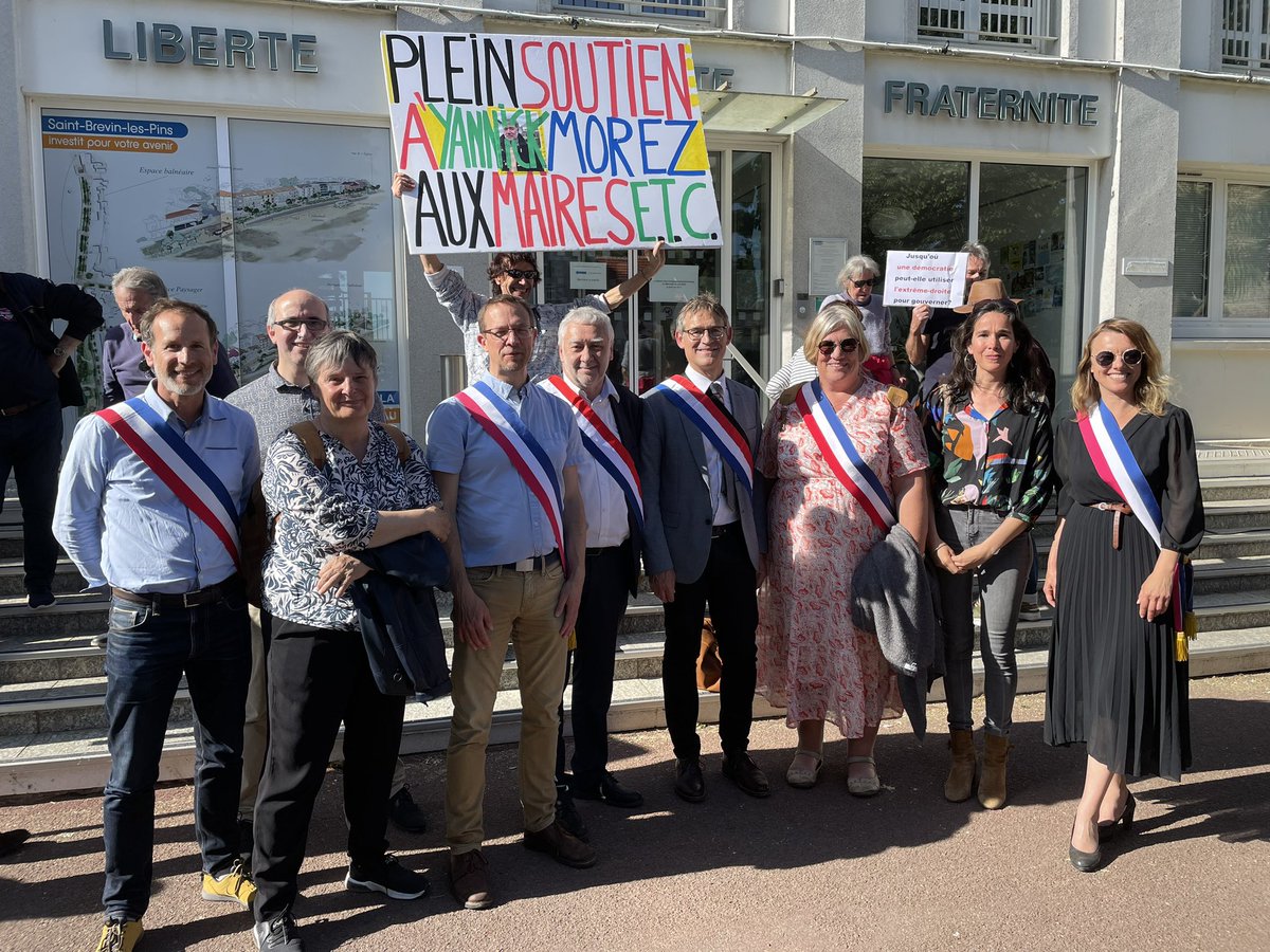 📍 ESNT mobilisé à Saint-Brévin en soutien à Yannick Morez ! 

Toute violence contre les élus est inacceptable. Ils incarnent les valeurs de la République sur les territoires en portant haut les couleurs de la démocratie et du vivre-ensemble.

L’Etat leur doit protection !