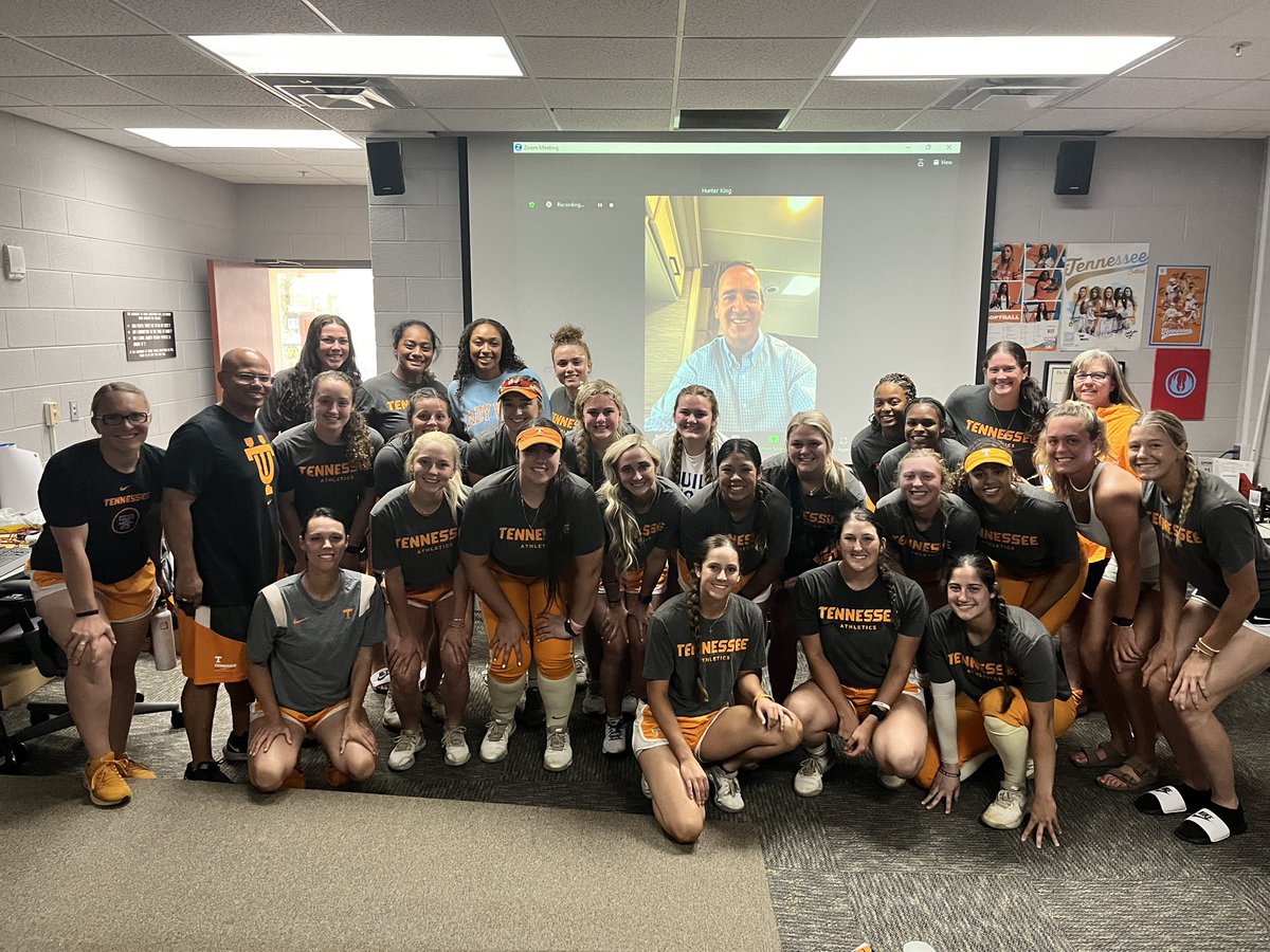 Karen Weekly (@karenweekly) on Twitter photo So special to have Peyton Manning drop in for the <a href="/Vol_Softball/">Tennessee Softball</a> team meeting today! Thank you so much Peyton….Go Lady Vols!🍊 So special to have Peyton Manning drop in for the <a href="/Vol_Softball/">Tennessee Softball</a> team meeting today! Thank you so much Peyton….Go Lady Vols!🍊