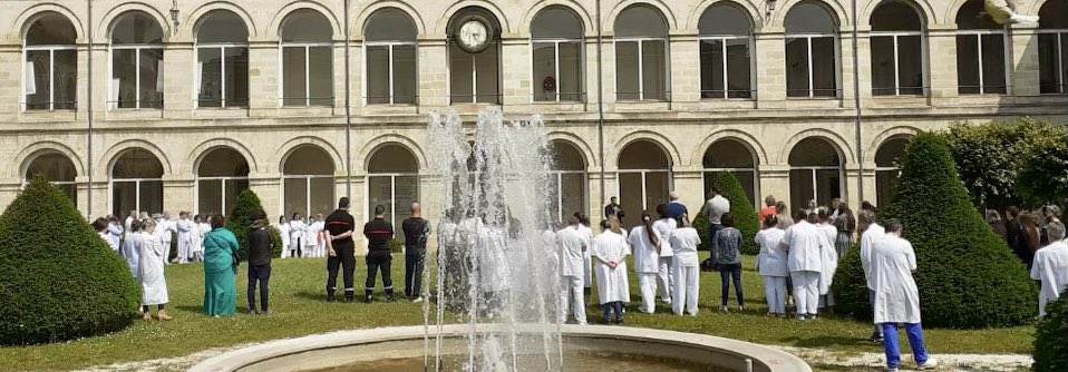 NicolasTachon's tweet photo. ⚫️ [HOMMAGE] ⚫ 
Ce midi, de nombreux professionnels du Groupe Hospitalier #SaintAndré au @CHUBordeaux se sont rassemblés pour observer une minute de silence en mémoire de Carène Mézino, infirmière du #CHUReims https://t.co/IMh6hHVdo7