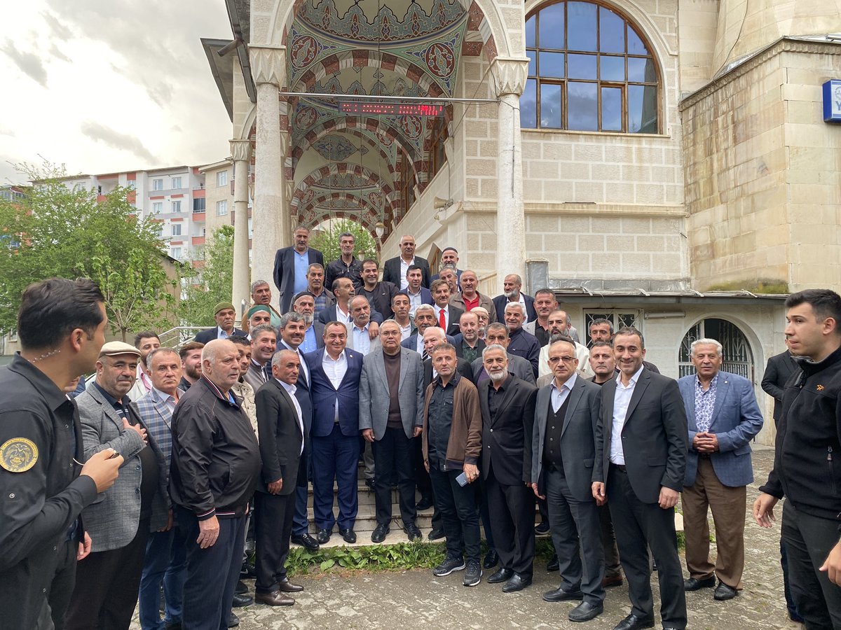 Valimiz Doç. Dr. Sn. İlker Gündüzöz ve Belediye Başkanımız Sn. Feyat Asya ile birlikte ‘Aşağı Mahalle’ olarak bilinen Kültür ve Dere Mahallesi sakinleriyle buluştuk. Düzenlenen halk buluşmaları programımıza yoğun katılım gösteren tüm kardeşlerimize teşekkür ederiz.