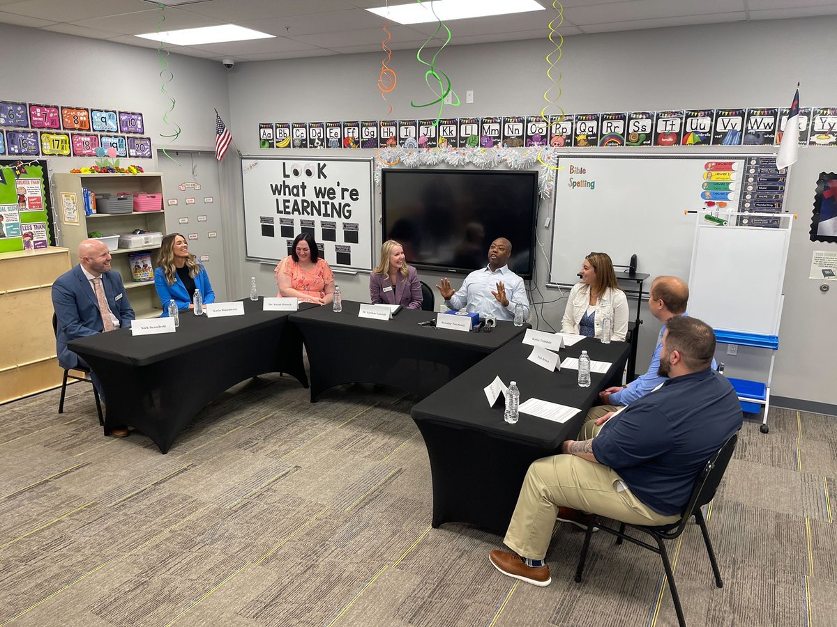 votetimscott's tweet photo. What a great start to my day in Iowa! Thank you to Siouxland Christian School for having me.

Education is magic.

Let’s give every family a choice, every parent a voice, and every child a chance. https://t.co/27caWzGUuJ