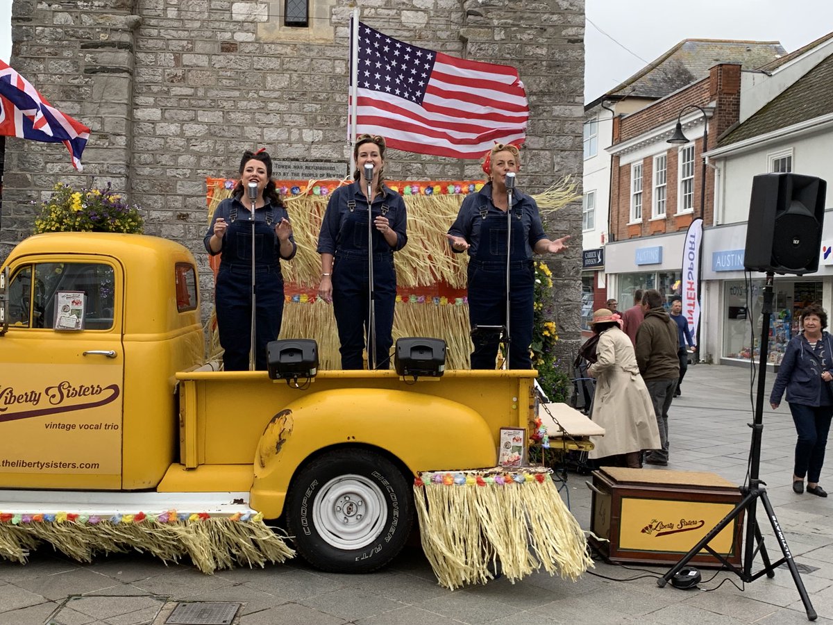 ⁦@NewtonAbbotPol⁩ ⁦@NewtonAbbotCoun⁩⁦@Teignbridge ⁩ ⁦@NewtonAbbotCofC⁩ ⁦@NewtonsPlace⁩ Looking forward to seeing the Liberty Sisters at our classic car show here in #newtonabbot this Saturday. If you fancy a trip down #memorylane - see you in town.