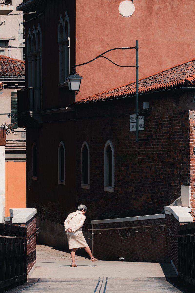 snapsbyfox's tweet photo. Venice details from today https://t.co/kETFqdPpEo