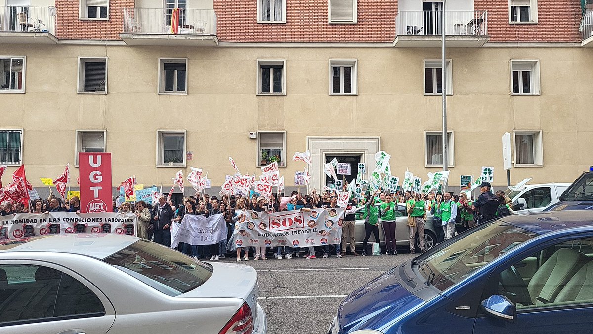 <a href="/f_ense_uso/">FEUSO</a> Luego diréis que somo 5 o 6. Menos Asesores y más educadores! #SOSEducacionInfantil #ConUSOMejor #SalariosDignosInfantil @USOConfe