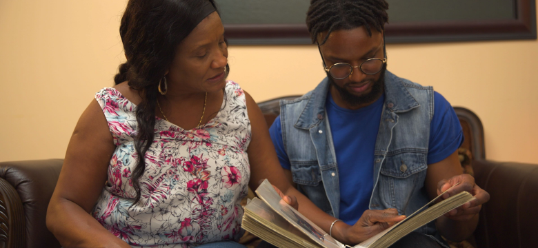 CABlackFilmFest's tweet photo. #CBFF23 l Kouraj (OTT) 🍁

Kouraj follows a Haitian woman's immigration journey, career and her thoughts around her son's sexuality.

📣 Directed by: Teddy Dumont

Tickets l Program l All Access Pass • https://t.co/mEZkBTPqIe https://t.co/hJfL7awqZr