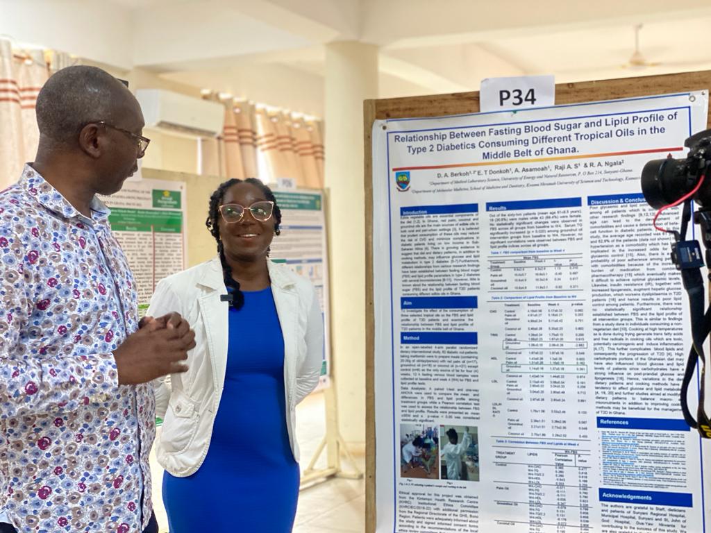 NutriDiaM_R's tweet photo. Highlights of today..@DoriceB sharing her work with one media agency and some members of the @KNUSTGH College of Health Science Community. Stay tuned for an encore at the upcoming @KNUSTGH research week from 29 to  31 May https://t.co/qKZ1lplHQt
