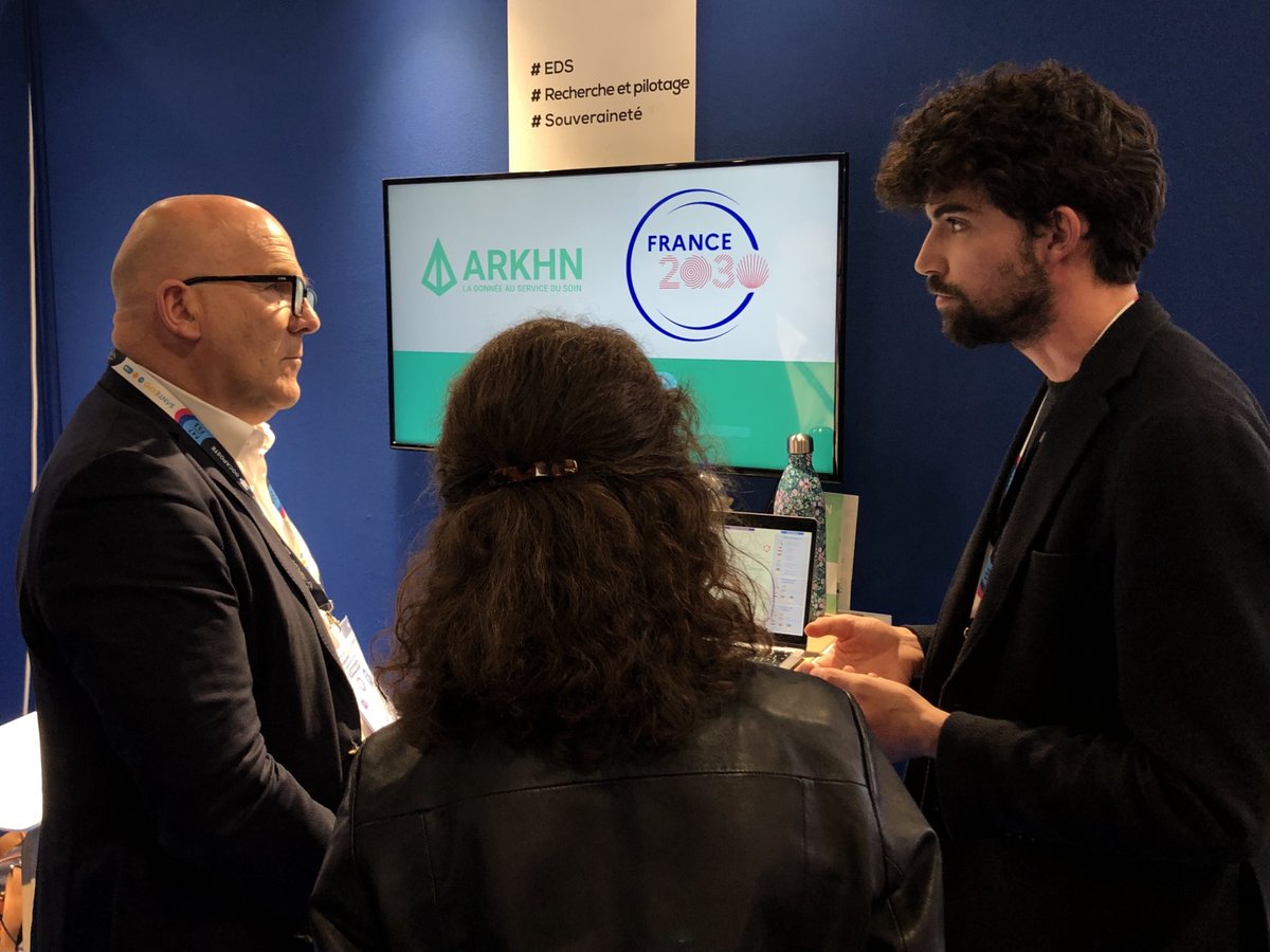 #SantExpo2023 🚀 : Nous avons eu le plaisir de recevoir aujourd’hui <a href="/BrunoBonnellOff/">Bruno Bonnell</a>, Secrétaire Général pour l’Investissement chargé de #France2030 sur notre stand Arkhn de l’espace “Hôpital de demain” de la @FHF 🍀 <a href="/SGPI_avenir/">Secrétariat général pour l’investissement</a>