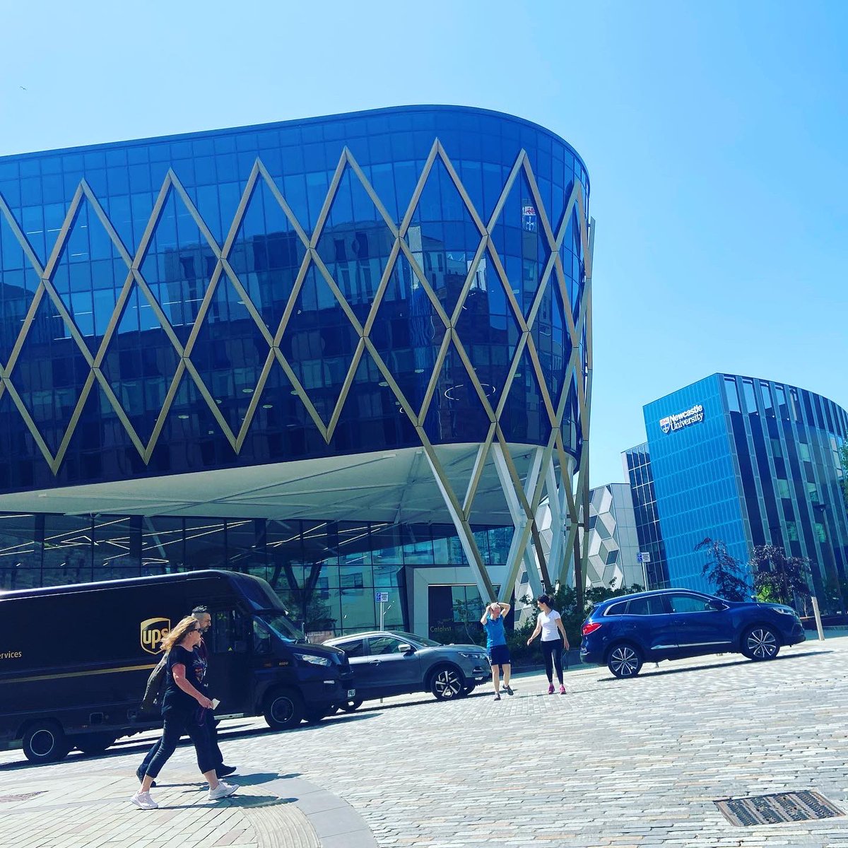 Alexandra Thompson tweet media