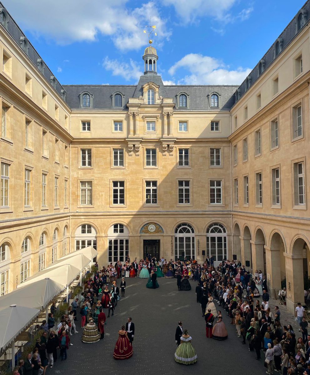 Hôtel de la Marine tweet media